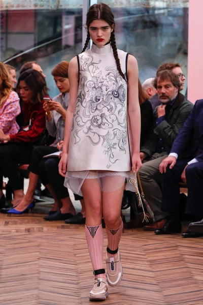 Look 9